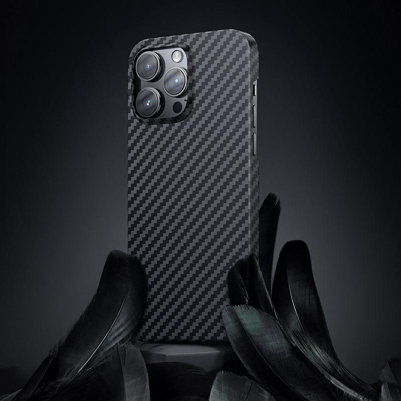 iPhone 14 Pro Max Kılıf M-safe Özellikli Karbon Fiber Benks Essential Kevlar Kapak
