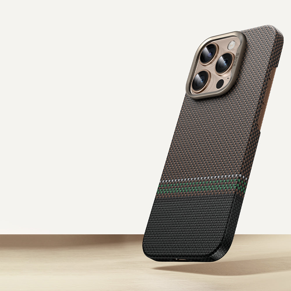 iPhone 16 Pro Max Kılıf M-safe Şarj Özellikli Karbon Fiber Tasarımlı Benks Prestige ArmorAir Kevlar Kapak