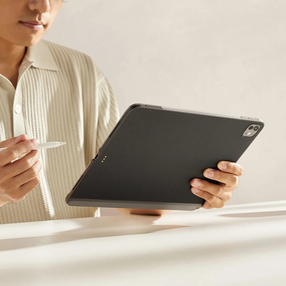 iPad Pro 13 2025 M5 Kılıf Aramid Fiber Pitaka Ultra-Slim Classic Serisi Tablet Kapak
