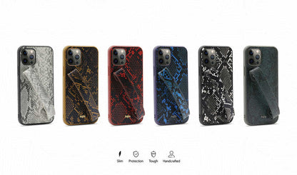 iPhone 12 Kılıf Kajsa Glamorous Serisi Snake Handstrap Kapak