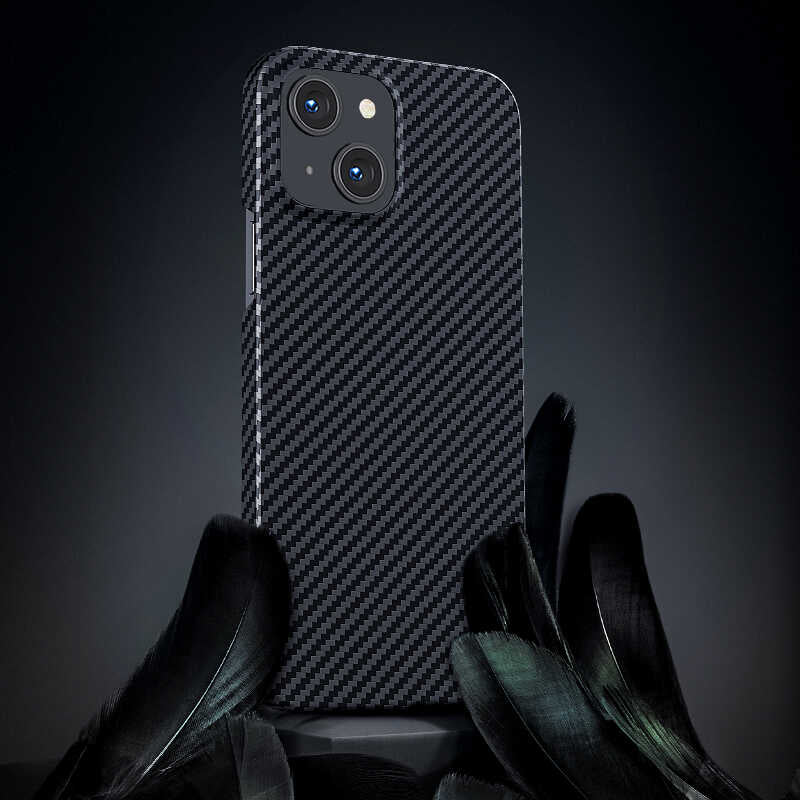 iPhone 13 Kılıf M-safe Özellikli Karbon Fiber Benks Essential Kevlar Kapak
