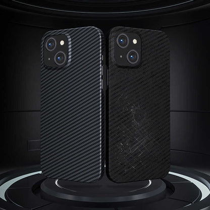 iPhone 13 Kılıf M-safe Özellikli Karbon Fiber Benks Essential Kevlar Kapak