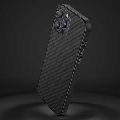 iPhone 13 Pro Max Kılıf Karbon Fiber Benks Hybrid Kevlar Kapak