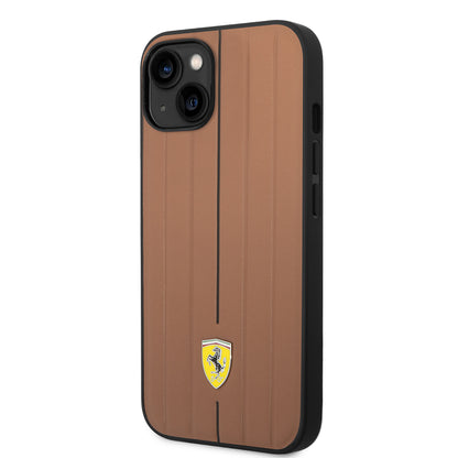 iPhone 14 Kılıf Ferrari Orjinal Lisanslı Deri Arka Yüzey Metal Logolu Şerit Tasarımlı Kapak