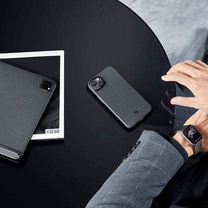 iPhone 14 Kılıf M-safe Şarj Özellikli 1500D Aramid Fiber Pitaka Ultra-Slim Classic Serisi Black-Grey Twill Kapak