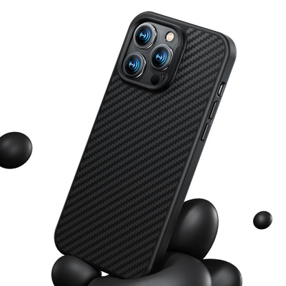 iPhone 14 Plus Kılıf Karbon Fiber M-safe Şarj Özellikli Benks Hybrid ArmorPro 1500D Kevlar Kapak