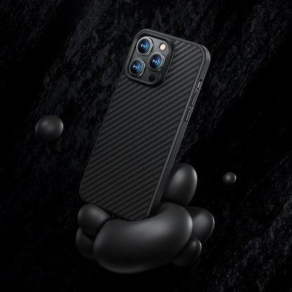 iPhone 14 Plus Kılıf Karbon Fiber M-safe Şarj Özellikli Benks Hybrid ArmorPro 1500D Kevlar Kapak