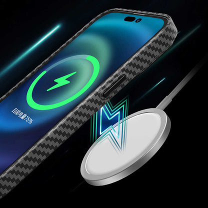 iPhone 14 Plus Kılıf Wiwu Karbon Fiber Görünümlü M-safe Wireless Şarj Özellikli Kabon Kapak