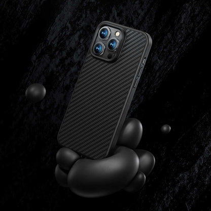iPhone 14 Pro Kılıf Karbon Fiber Benks Civilian Aramid Protective Kapak