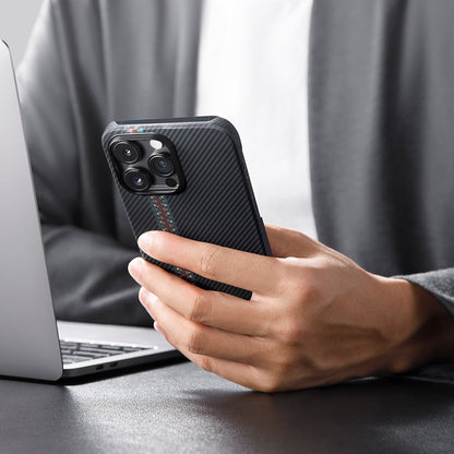 iPhone 14 Pro Kılıf M-safe Şarj Özellikli 600D Aramid Fiber Pitaka Tactile Woven Orchestra Serisi Rhapsody Kapak