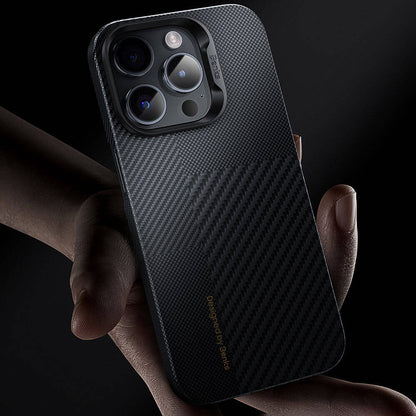 iPhone 14 Pro Kılıf M-safe Şarj Özellikli Karbon Fiber Benks Montage ArmorAir Kevlar Kapak
