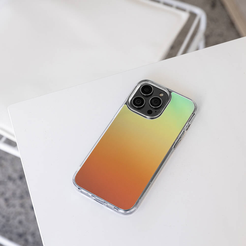iPhone 14 Pro Kılıf Renk Geçişli Kenarları Şeffaf Tasarımlı Lisanslı Switcheasy Crush Plus Kapak