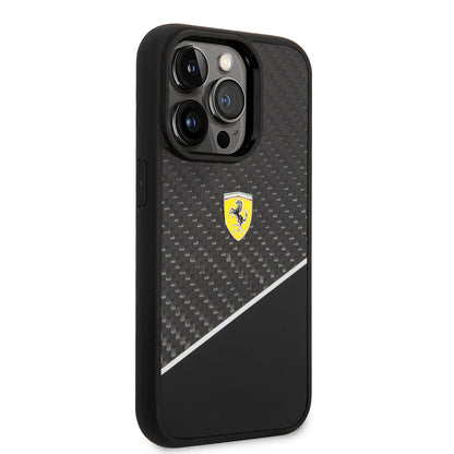 iPhone 14 Pro Max Kılıf Ferrari Orjinal Lisanlı Klasik Metal Logolu Karbon Şerit Desenli Kapak