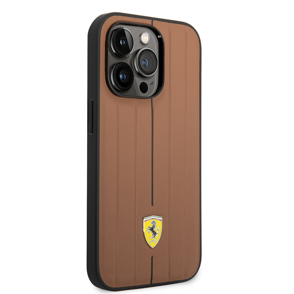 iPhone 14 Pro Max Kılıf Ferrari Orjinal Lisanslı Deri Arka Yüzey Metal Logolu Şerit Tasarımlı Kapak