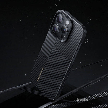 iPhone 14 Pro Max Kılıf M-safe Şarj Özellikli Karbon Fiber Benks Montage ArmorAir Kevlar Kapak