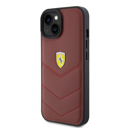 iPhone 15 Kılıf Ferrari Orjinal Lisanslı Deri Dikişli Arka Yüzey Metal Logo Tasarımlı Kapak