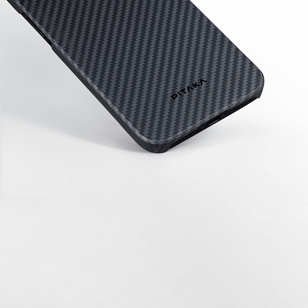 iPhone 15 Plus Kılıf M-safe Şarj Özellikli 1500D Aramid Fiber Pitaka Ultra-Slim Classic Serisi Black-Grey Twill Kapak