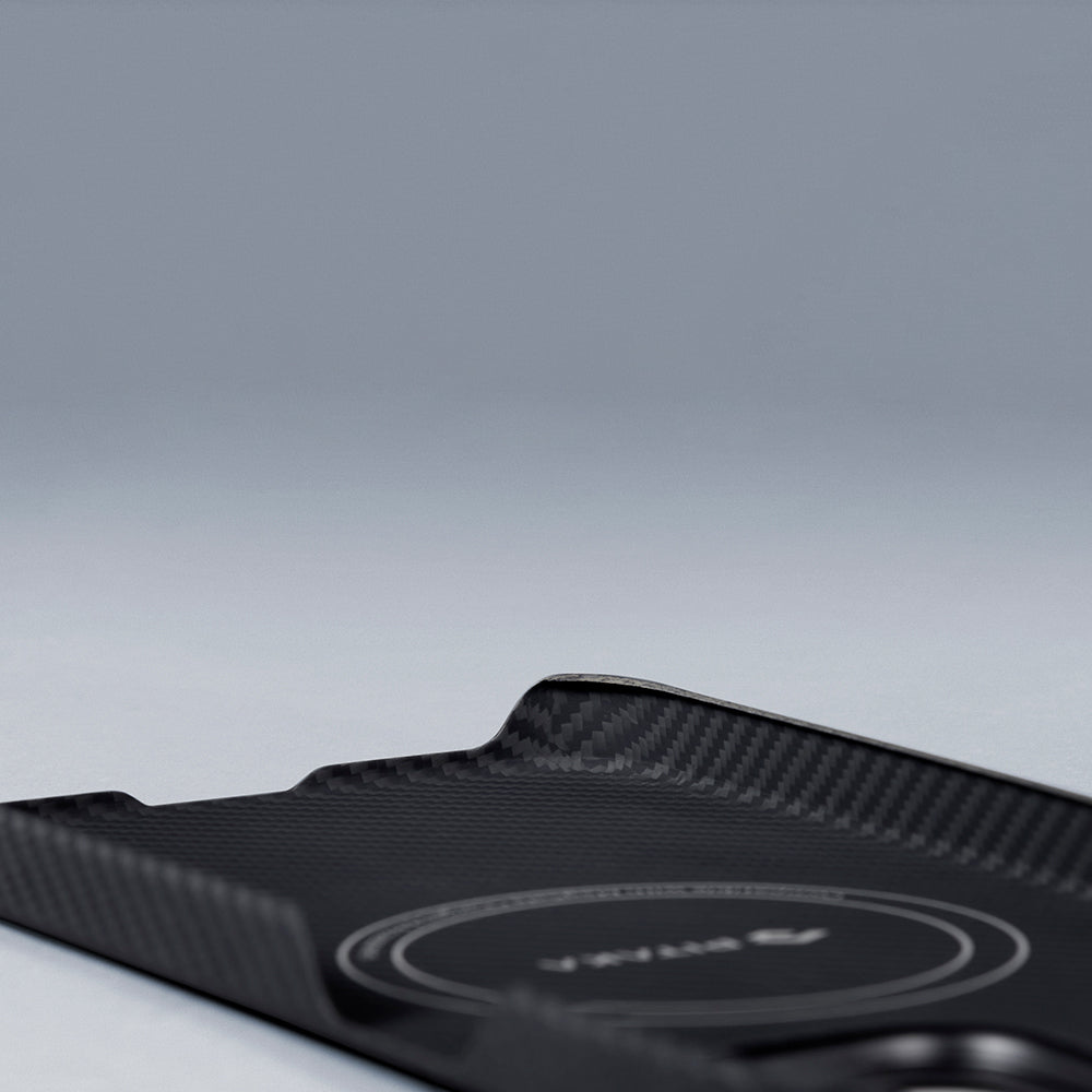 iPhone 15 Plus Kılıf M-safe Şarj Özellikli 600D Aramid Fiber Pitaka Ultra-Slim Classic Serisi Black-Grey Twill Kapak