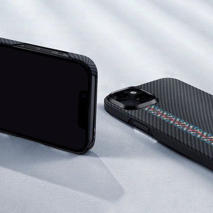 iPhone 15 Plus Kılıf M-safe Şarj Özellikli 600D Aramid Fiber Pitaka Tactile Woven Orchestra Serisi Rhapsody Kapak