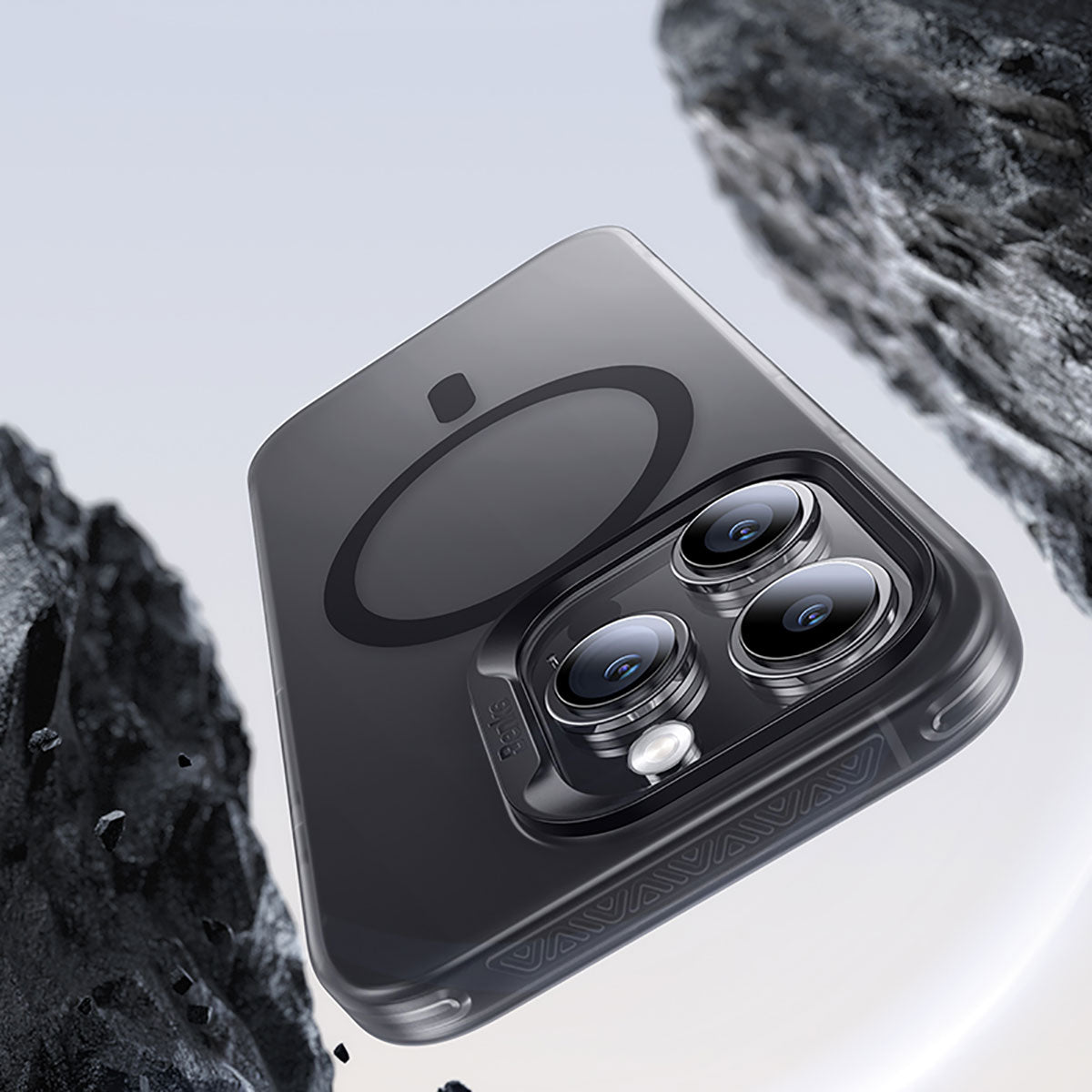 iPhone 15 Plus Kılıf M-safe Şarj Özellikli Benks Lucid Armor Kapak
