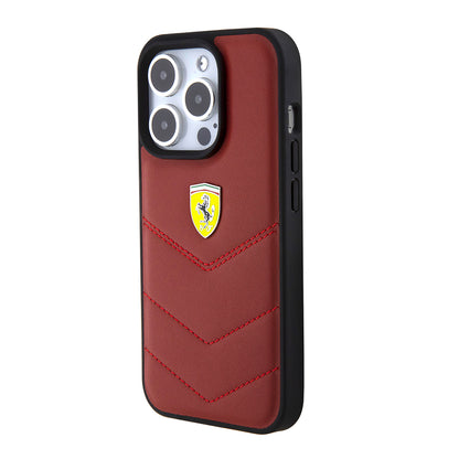 iPhone 15 Pro Kılıf Ferrari Orjinal Lisanslı Deri Dikişli Arka Yüzey Metal Logo Tasarımlı Kapak