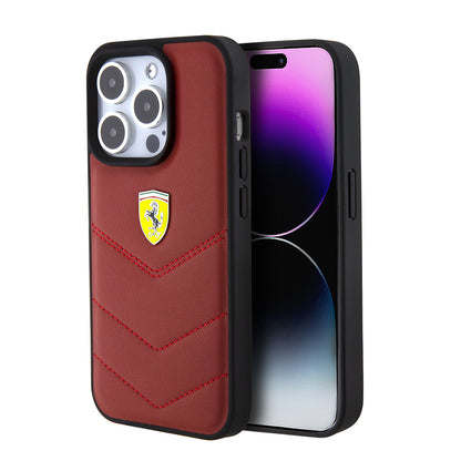 iPhone 15 Pro Kılıf Ferrari Orjinal Lisanslı Deri Dikişli Arka Yüzey Metal Logo Tasarımlı Kapak