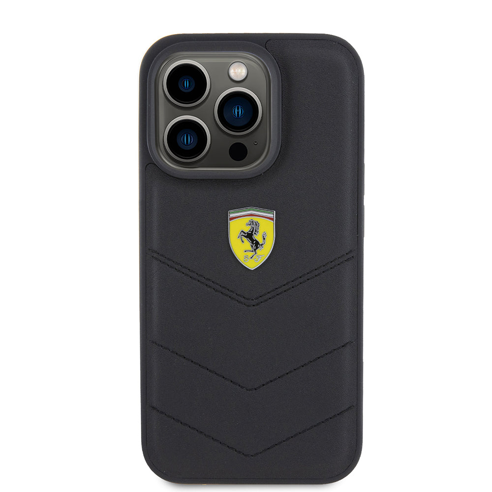iPhone 15 Pro Kılıf Ferrari Orjinal Lisanslı Deri Dikişli Arka Yüzey Metal Logo Tasarımlı Kapak