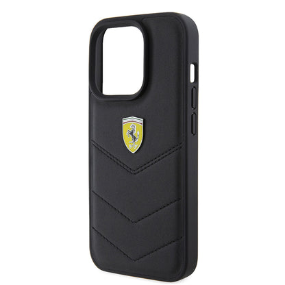 iPhone 15 Pro Kılıf Ferrari Orjinal Lisanslı Deri Dikişli Arka Yüzey Metal Logo Tasarımlı Kapak