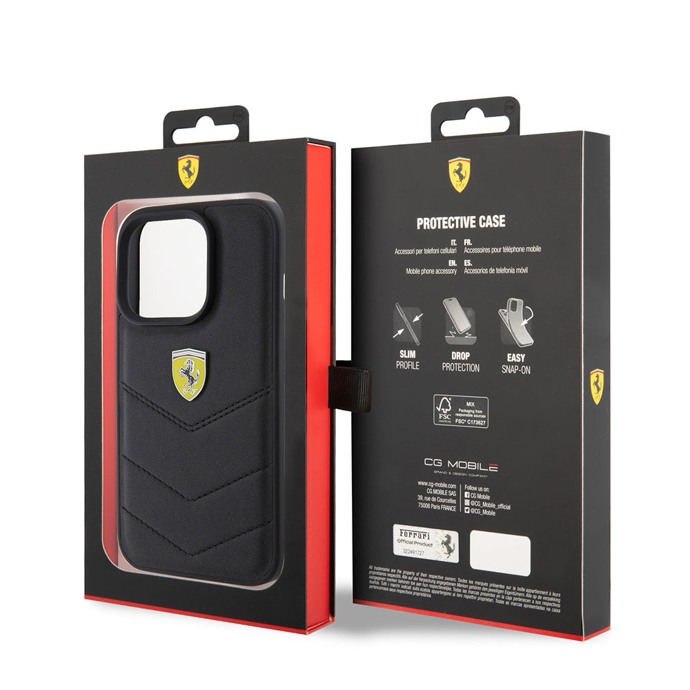 iPhone 15 Pro Kılıf Ferrari Orjinal Lisanslı Deri Dikişli Arka Yüzey Metal Logo Tasarımlı Kapak