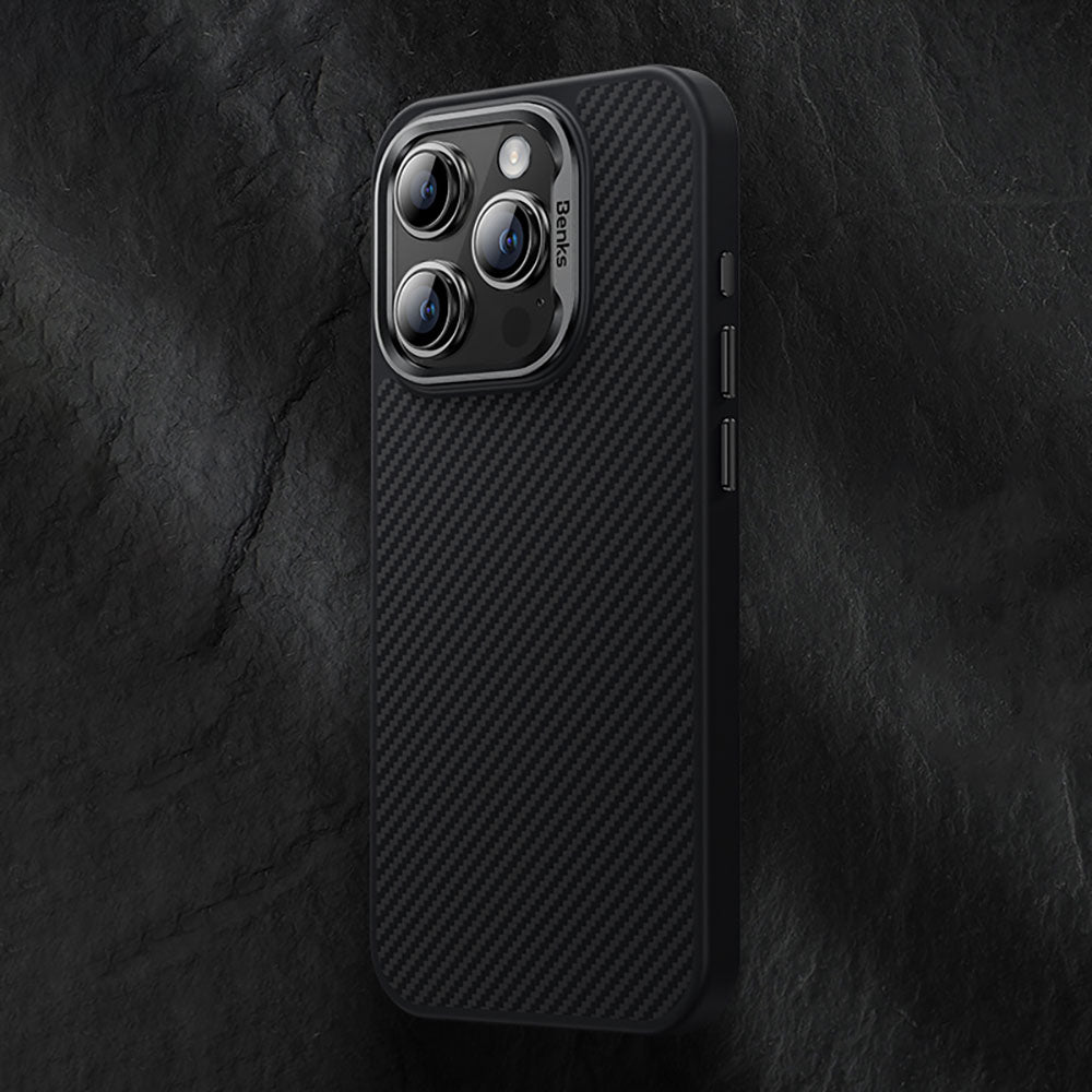 iPhone 15 Pro Kılıf Karbon Fiber M-safe Şarj Özellikli Benks Hybrid ArmorPro 600D Kevlar Kapak