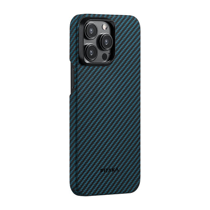 iPhone 15 Pro Kılıf M-safe Şarj Özellikli 1500D Aramid Fiber Pitaka Ultra-Slim Classic Serisi Black-Blue Twill Kapak