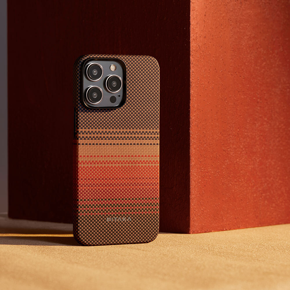 iPhone 15 Pro Kılıf M-safe Şarj Özellikli Aramid Fiber Pitaka Tactile Woven Sunset-Moonrise Serisi Sunset Kapak