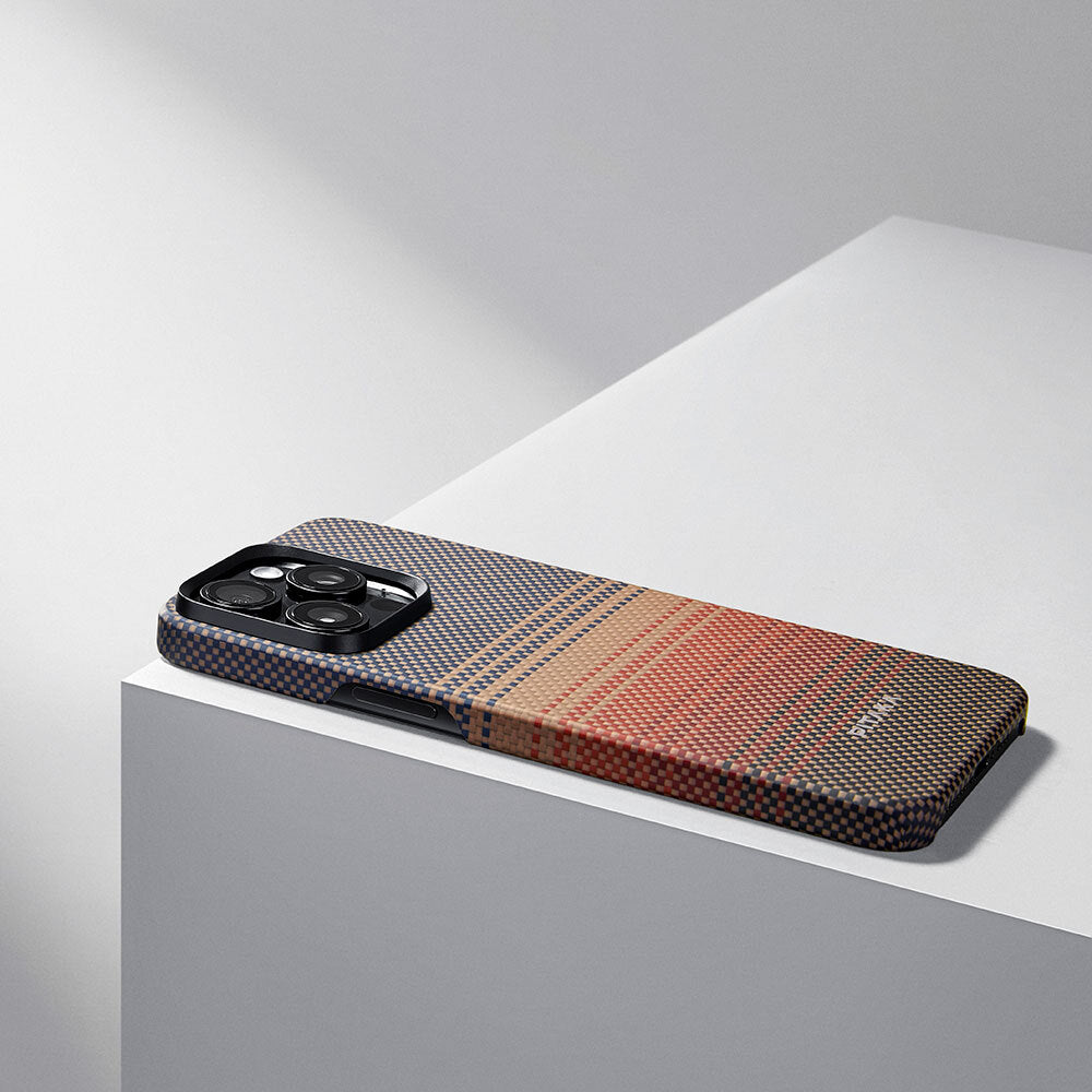 iPhone 15 Pro Kılıf M-safe Şarj Özellikli Aramid Fiber Pitaka Tactile Woven Sunset-Moonrise Serisi Sunset Kapak