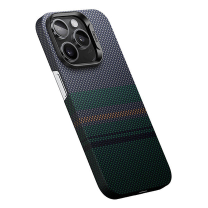 iPhone 15 Pro Kılıf M-safe Şarj Özellikli Karbon Fiber Tasarımlı Benks Aurora ArmorAir Kevlar Kapak