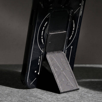 iPhone 15 Pro Kılıf M-safe Şarj Özellikli Teknoloji Desenli Standlı Skinarma Helio Kapak