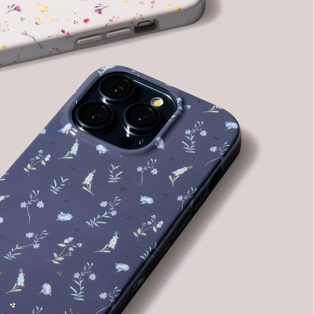 iPhone 15 Pro Kılıf Mini Çayır Çiçekleri Desenli Coehl Prairie Kapak