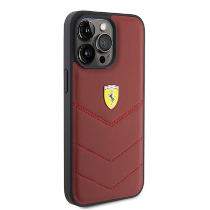 iPhone 15 Pro Max Kılıf Ferrari Orjinal Lisanslı Deri Dikişli Arka Yüzey Metal Logo Tasarımlı Kapak