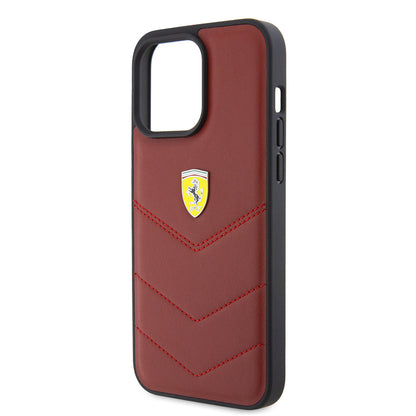 iPhone 15 Pro Max Kılıf Ferrari Orjinal Lisanslı Deri Dikişli Arka Yüzey Metal Logo Tasarımlı Kapak