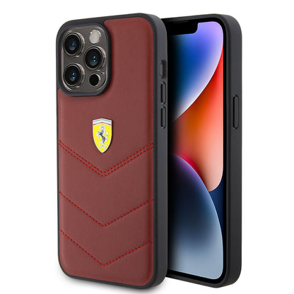 iPhone 15 Pro Max Kılıf Ferrari Orjinal Lisanslı Deri Dikişli Arka Yüzey Metal Logo Tasarımlı Kapak