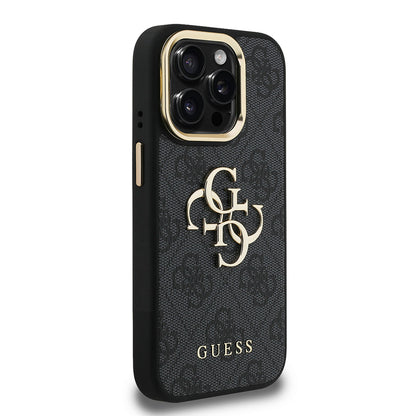 iPhone 15 Pro Max Kılıf Guess Orjinal Lisanslı PU Deri 4G Desenli Metal Büyük 4G ve Yazı Logolu Kamera Standlı Kapak
