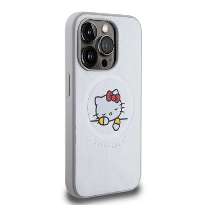 iPhone 15 Pro Max Kılıf Hello Kitty Orjinal Lisanslı M-safe Şarj Özellikli Baskı Logolu Uyuyan Kitty Deri Kapak