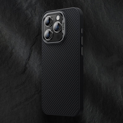 iPhone 15 Pro Max Kılıf Karbon Fiber M-safe Şarj Özellikli Benks Hybrid ArmorPro 600D Kevlar Kapak