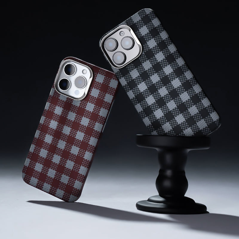 iPhone 15 Pro Max Kılıf M-safe Şarj Özellikli Ekose Tasarımlı Benks ArmorVichy Kevlar Kapak