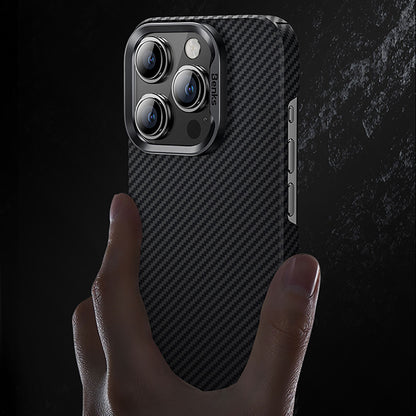 iPhone 15 Pro Max Kılıf M-safe Özellikli Karbon Fiber Benks Essential ArmorAir 600D Kevlar Kapak