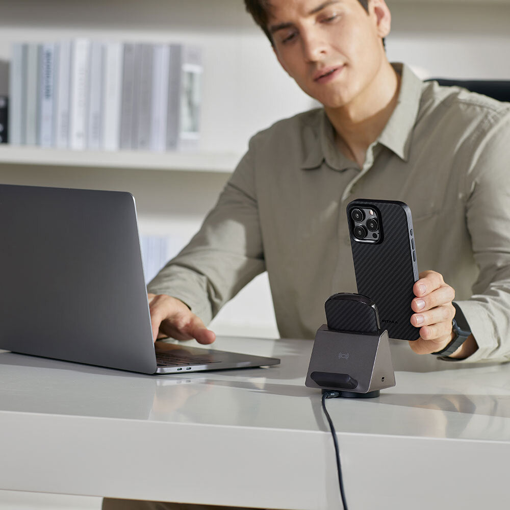 iPhone 15 Pro Max Kılıf M-safe Şarj Özellikli 1500D Aramid Fiber Pitaka Military-Grade Classic Serisi Black-Grey Twill Kapak