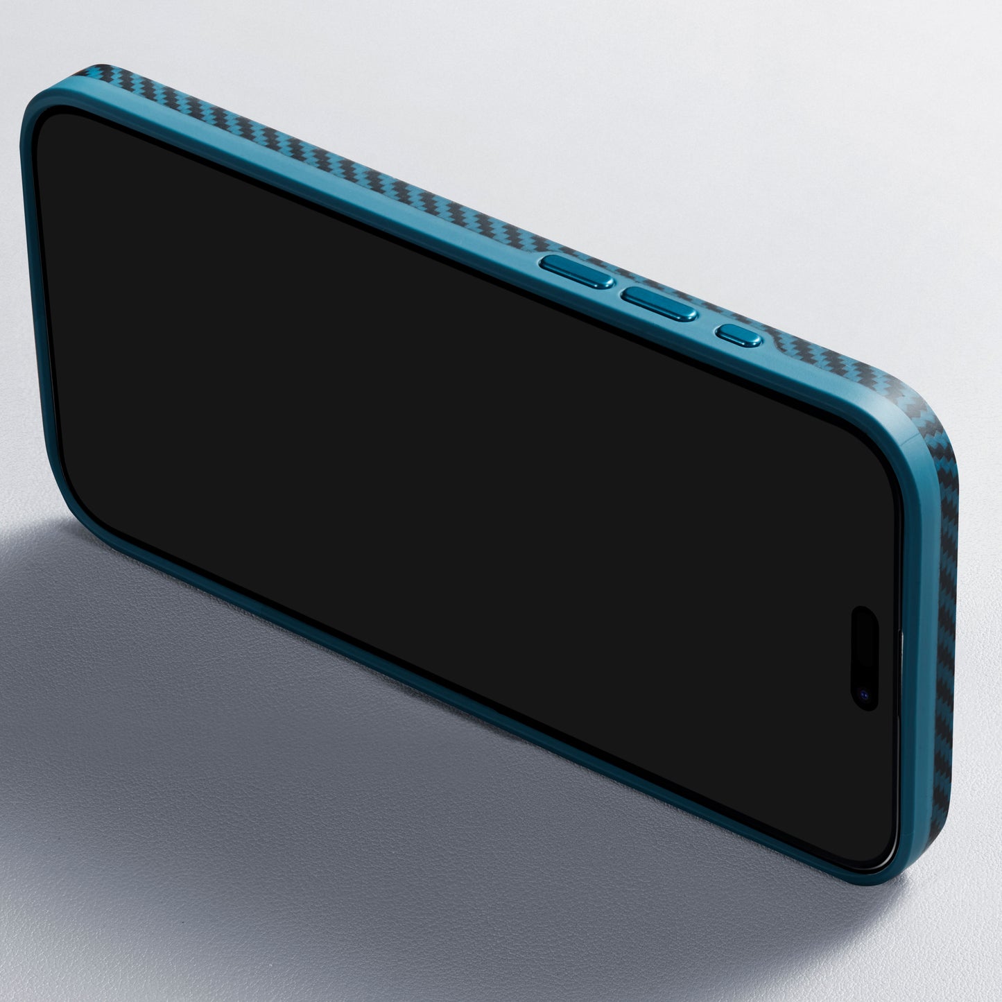iPhone 15 Pro Max Kılıf M-safe Şarj Özellikli 1500D Aramid Fiber Pitaka Military-Grade Classic Serisi Black-Grey Twill Kapak