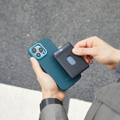 iPhone 15 Pro Max Kılıf M-safe Şarj Özellikli 1500D Aramid Fiber Pitaka Military-Grade Classic Serisi Black-Grey Twill Kapak
