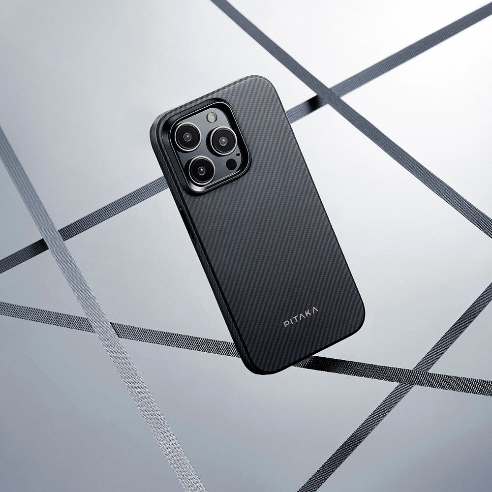 iPhone 15 Pro Max Kılıf M-safe Şarj Özellikli 600D Aramid Fiber Pitaka Military-Grade Classic Serisi Black-Grey Twill Kapak
