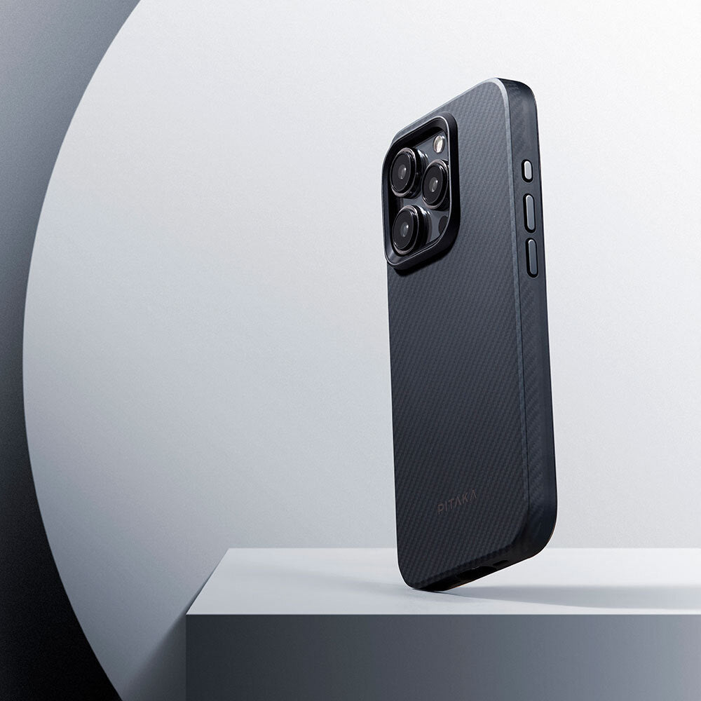 iPhone 15 Pro Max Kılıf M-safe Şarj Özellikli 600D Aramid Fiber Pitaka Military-Grade Classic Serisi Black-Grey Twill Kapak