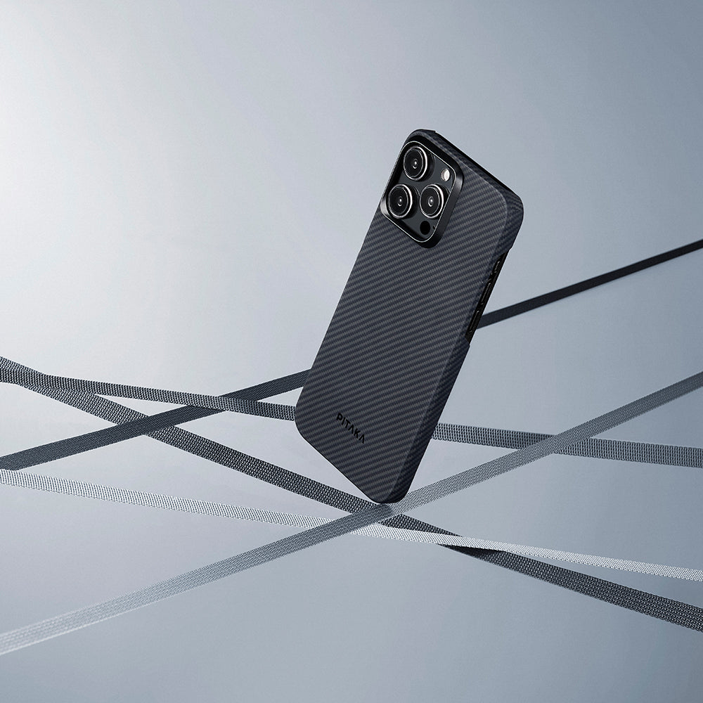 iPhone 15 Pro Max Kılıf M-safe Şarj Özellikli 600D Aramid Fiber Pitaka Ultra-Slim Classic Serisi Black-Grey Twill Kapak